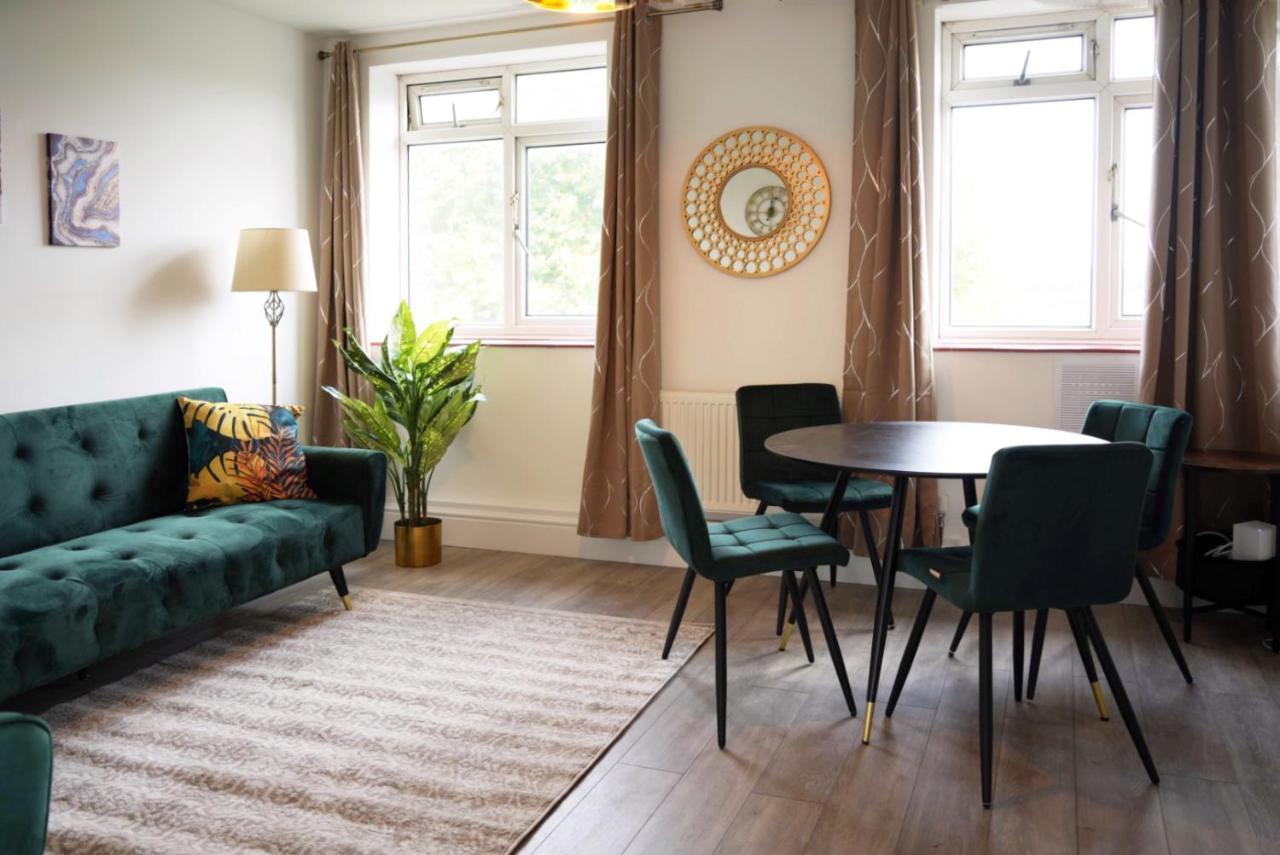 Sophie Place In Vauxhall - 3 Double Beds, 1 Sofa Bed, Spacious Лондон