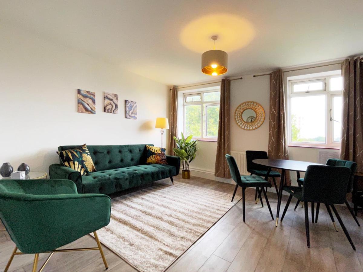 Sophie Place In Vauxhall - 3 Double Beds, 1 Sofa Bed, Spacious Апартаменты *