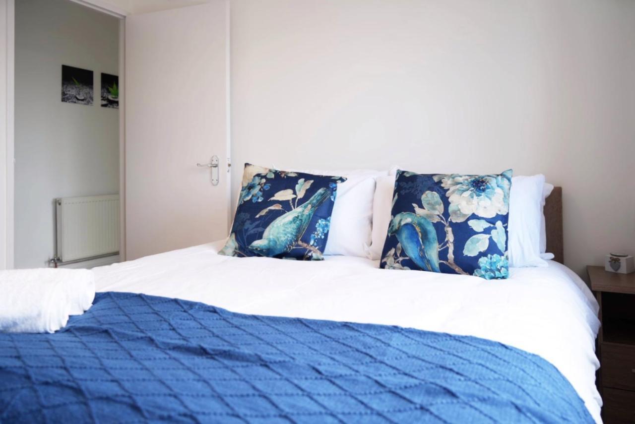 Апартаменты Sophie Place In Vauxhall - 3 Double Beds, 1 Sofa Bed, Spacious Лондон