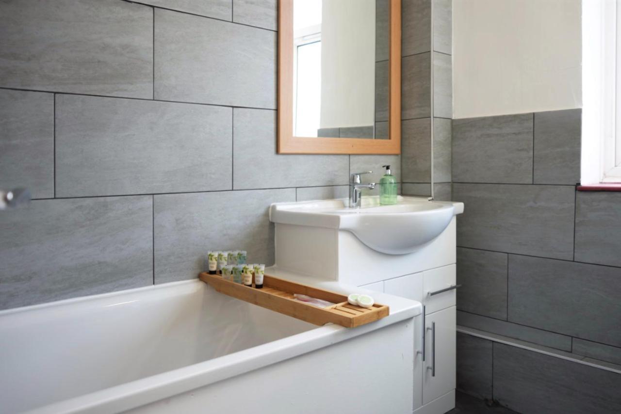 Sophie Place In Vauxhall - 3 Double Beds, 1 Sofa Bed, Spacious Апартаменты