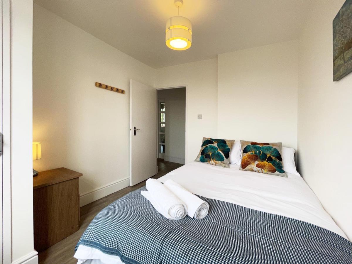 Sophie Place In Vauxhall - 3 Double Beds, 1 Sofa Bed, Spacious Апартаменты Лондон