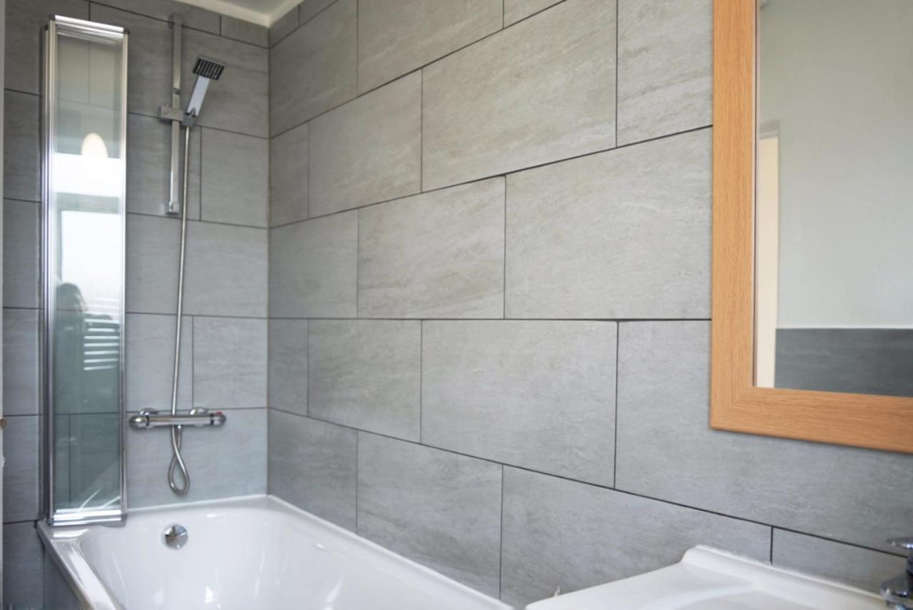 Sophie Place In Vauxhall - 3 Double Beds, 1 Sofa Bed, Spacious Апартаменты *