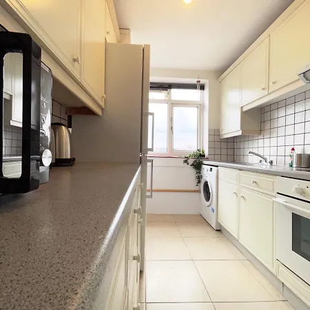 Sophie Place In Vauxhall - 3 Double Beds, 1 Sofa Bed, Spacious London Exterior photo