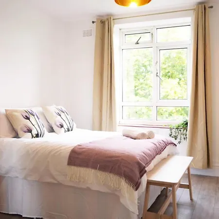 Sophie Place In Vauxhall - 3 Double Beds, 1 Sofa Bed, Spacious London Exterior photo