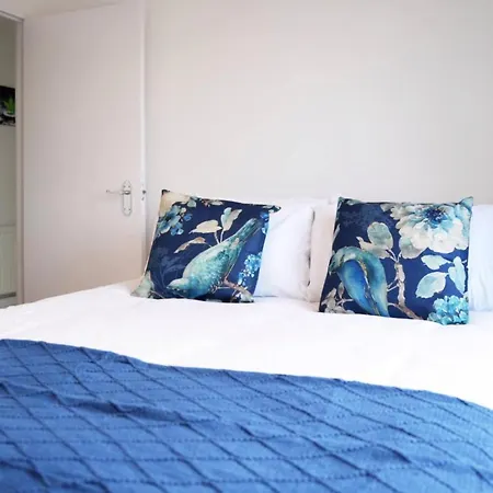 Sophie Place In Vauxhall - 3 Double Beds, 1 Sofa Bed, Spacious London Exterior photo