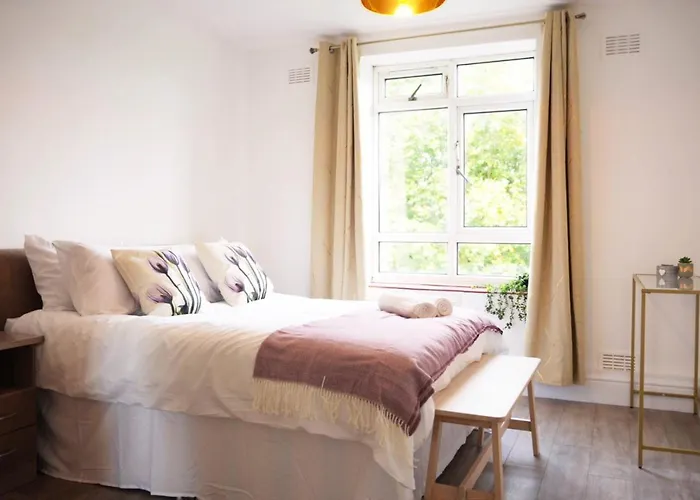 Sophie Place In Vauxhall - 3 Double Beds, 1 Sofa Bed, Spacious